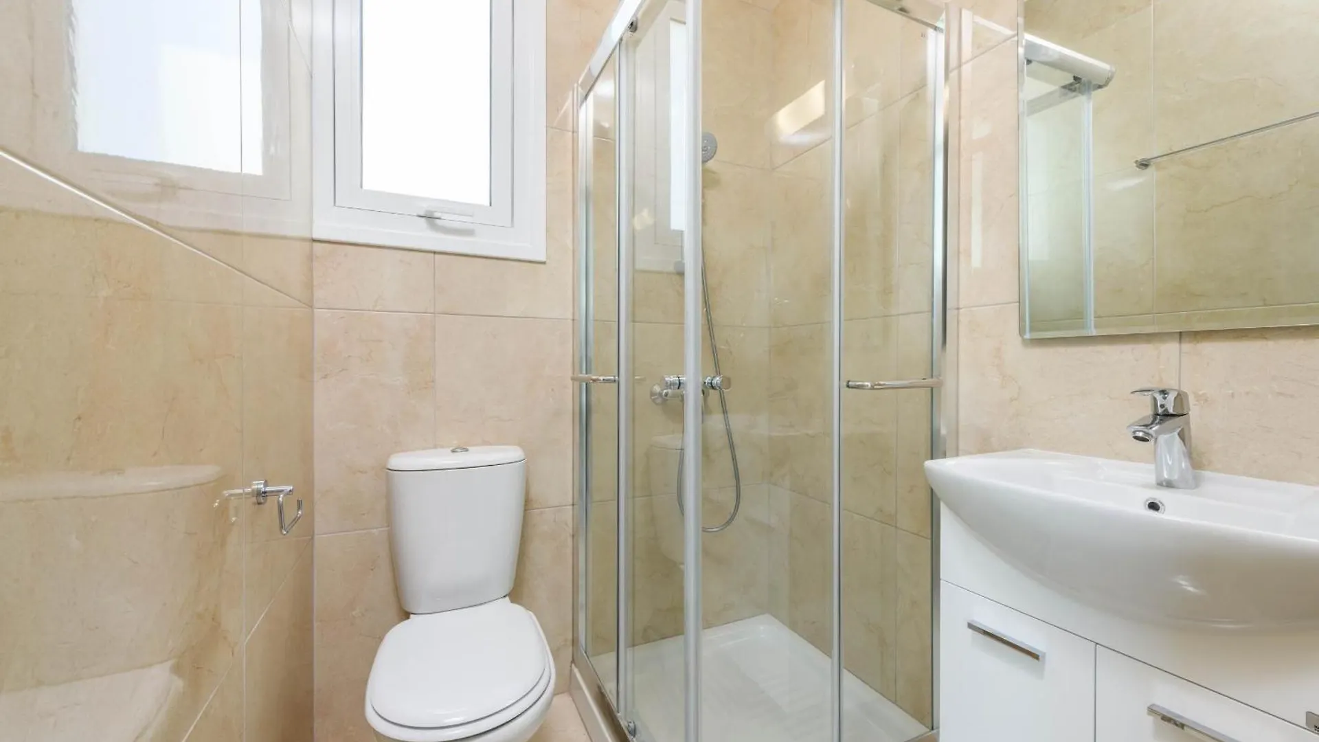 Green Bay Villa #16 Protaras 0*,